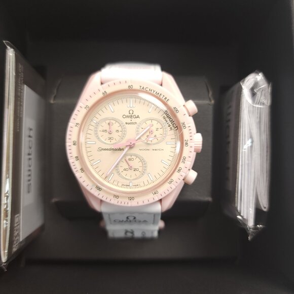 Swatch X Omega Bioceramic Moonswatch Mission To The VENUS - Picture 3 of 8